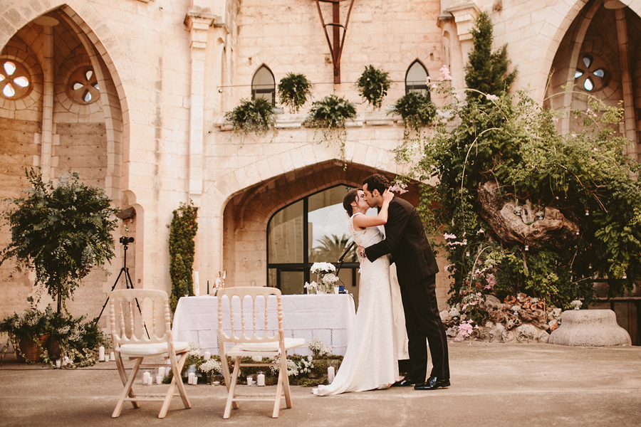 una boda romántica e internacional en Mallorca